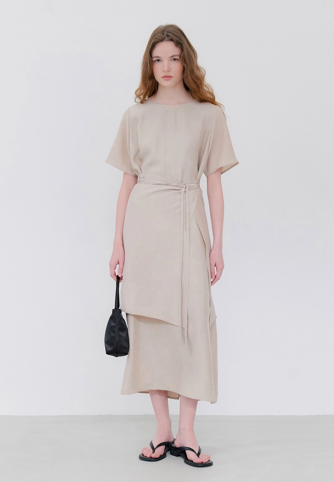 노티아 SLEEK LAYERED LAP ONE PIECE - BEIGE 상품 이미지 1