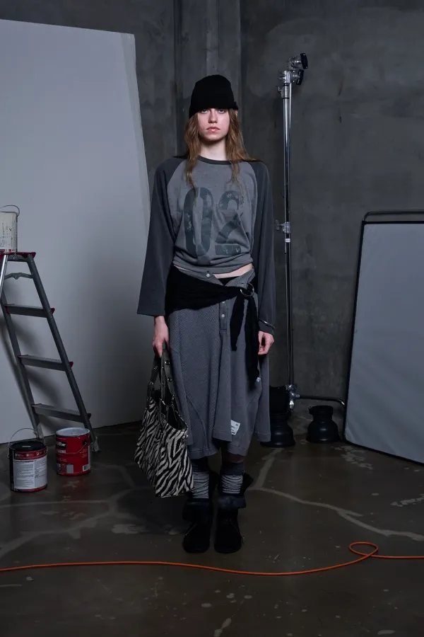 RAGLAN LONG-SLEEVE TOP - GRAY