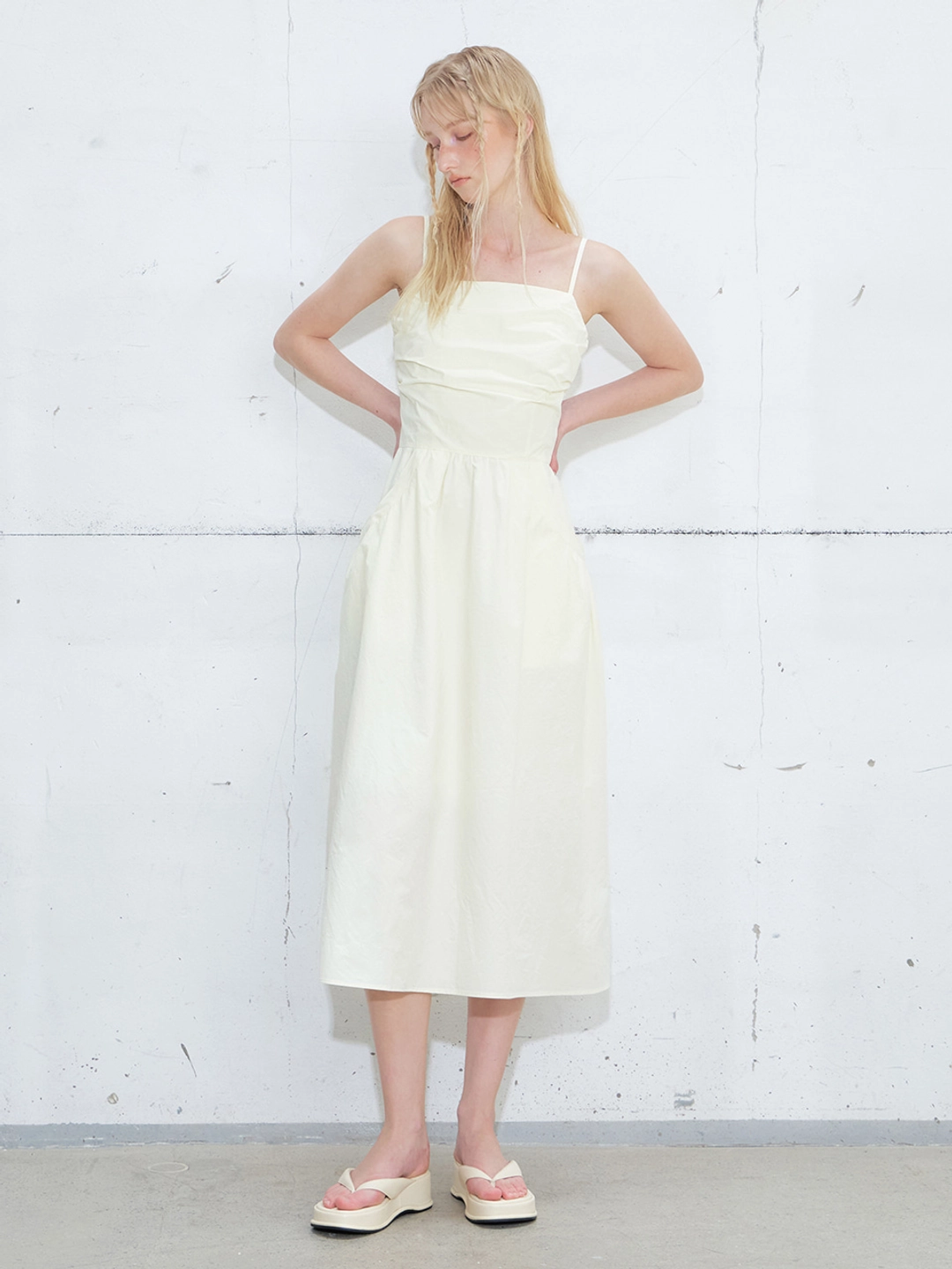 에트몽 Slip Shirring Pocket Dress, Lemon 상품 이미지 2