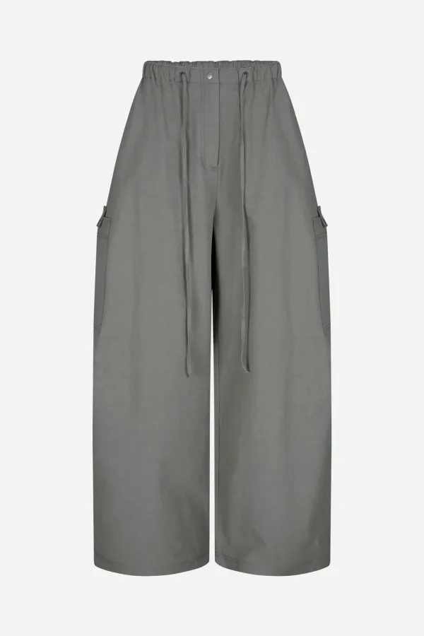 factory pleat cargo pants