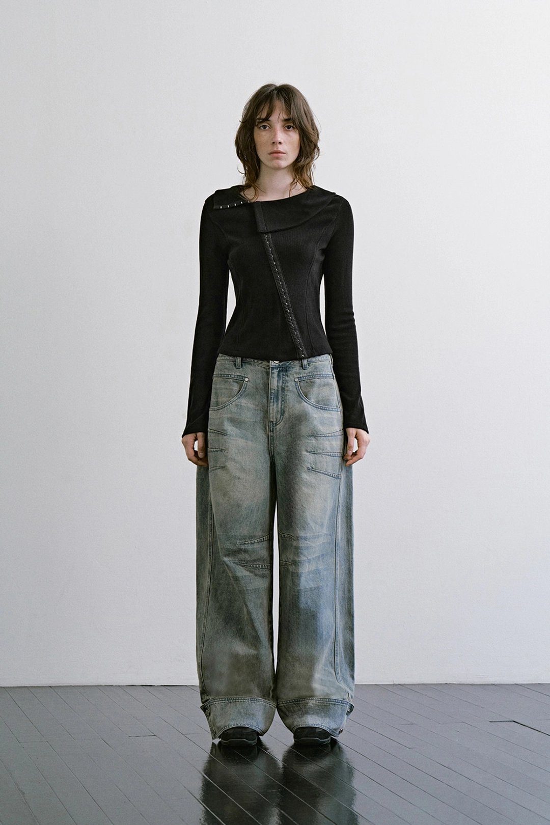 트리밍버드 Asymmetric Hook Long Sleeve Top [ Black ] 상품 이미지 2