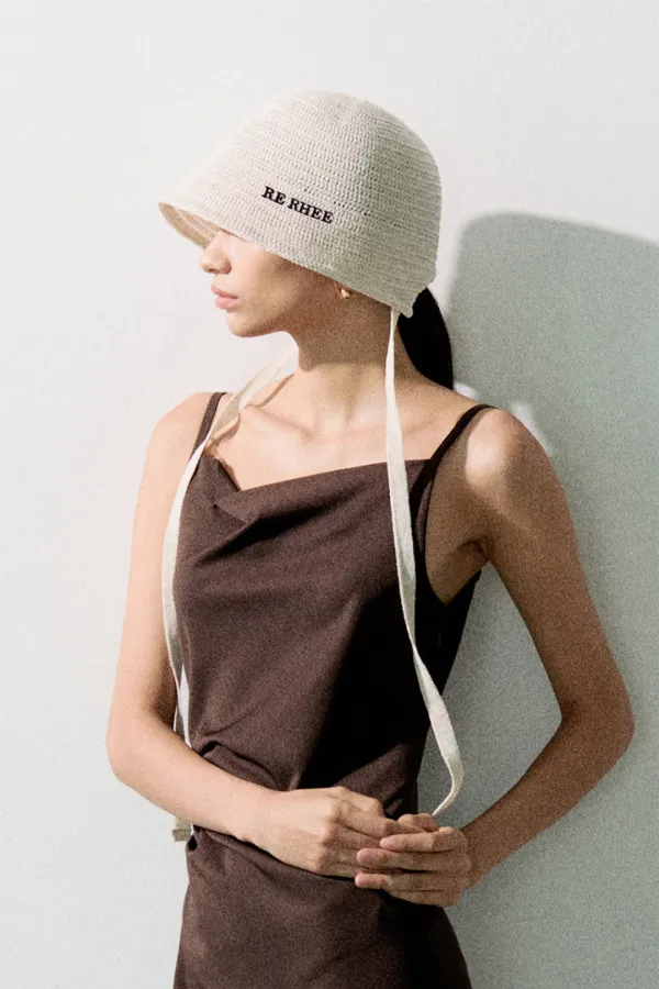 DETACHABLE STRAP CROCHET BUCKET HAT NATURAL