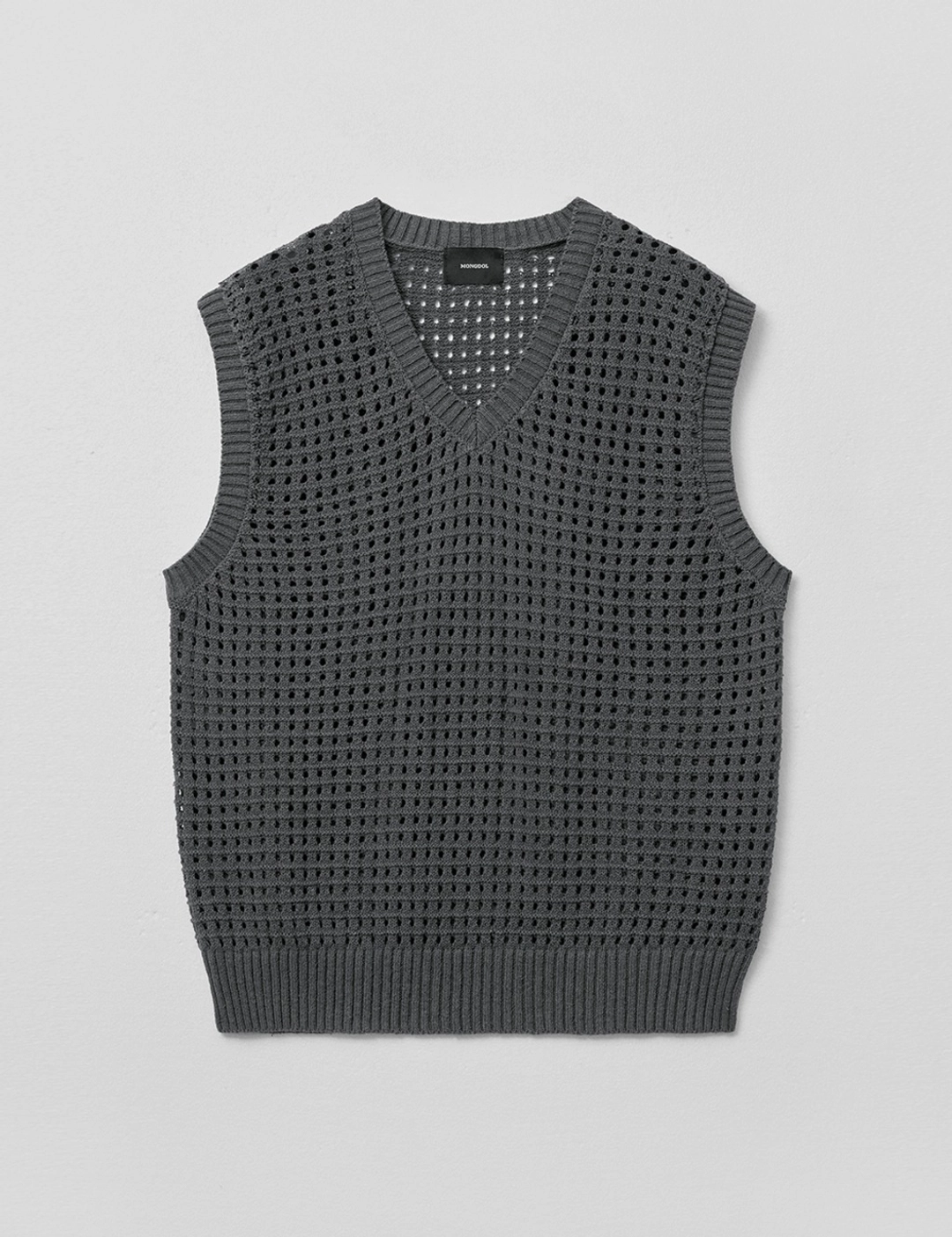 몽돌 펀칭 브이넥 니트 베스트 차콜 MDKT106CHARCOAL 상품 이미지 1