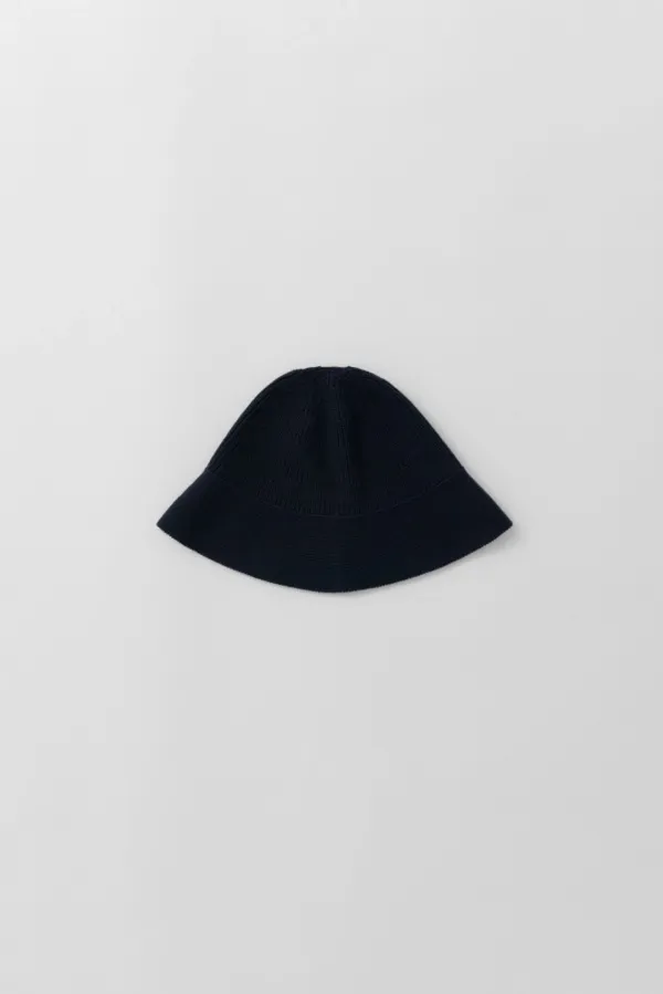 a breezy bucket hat (navy)