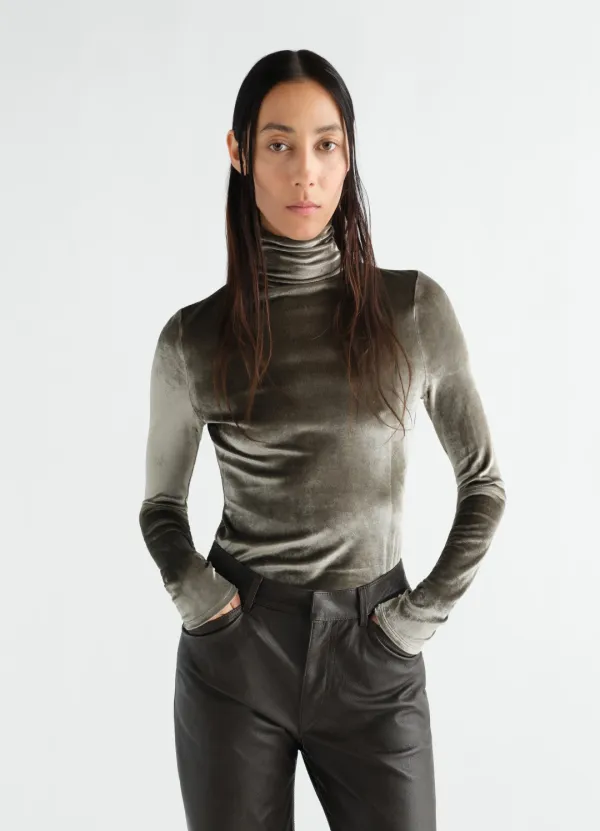 FITTED STAND-COLLAR TOP IN VELVET JERSEY