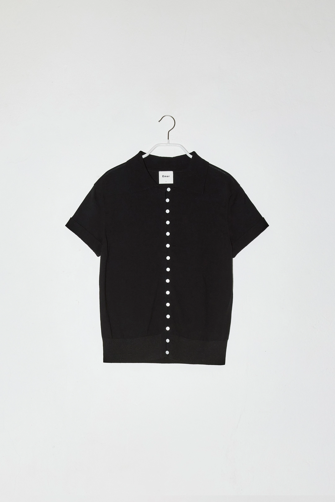 엔오르 CONTRASTING BUTTONS SHIRT CARDIGAN - BLACK 상품 이미지 1