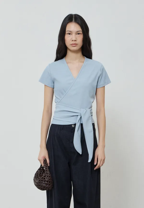 V WRAP COTTON T-SHIRT - LIGHT BLUE