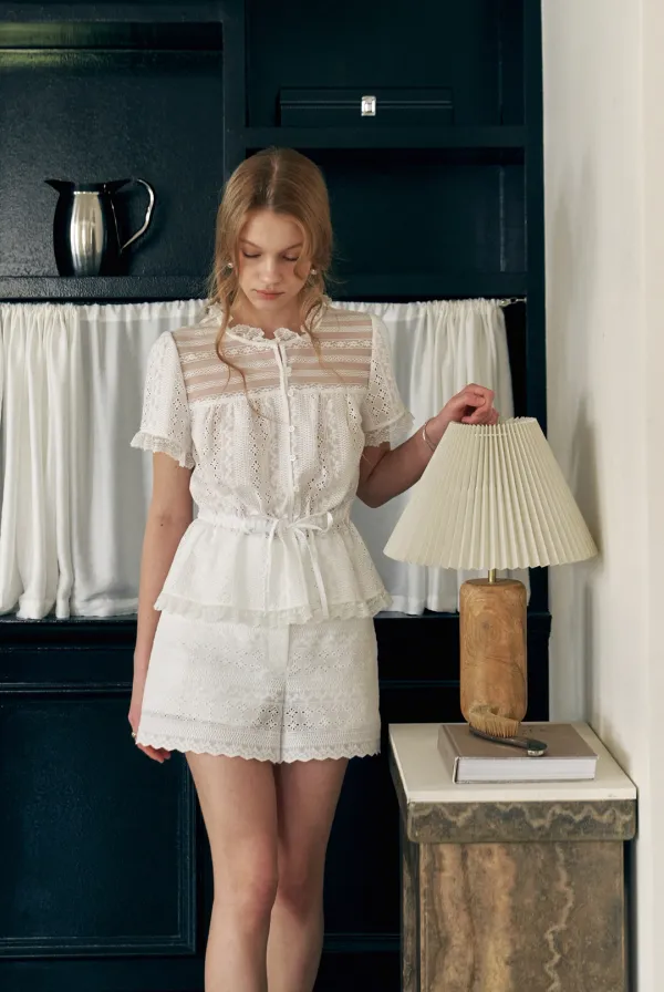 Dia Lace Short Pants (White)