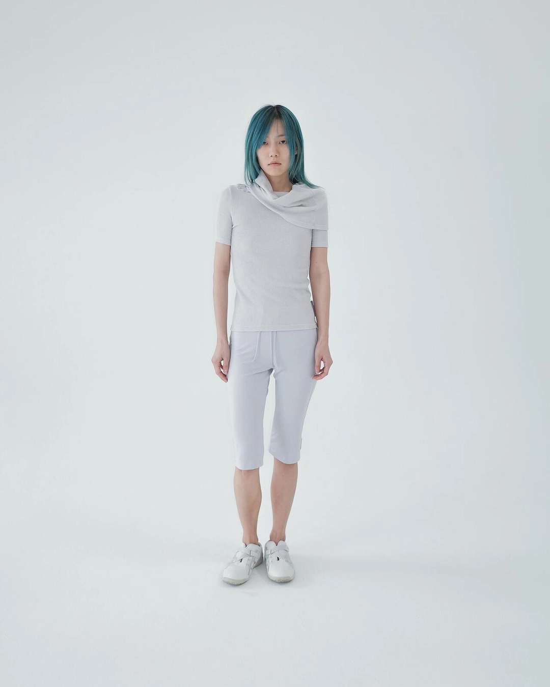 지초이 24-003 OFF THE SHOULDER TOP (PORCELAIN) 상품 이미지 2