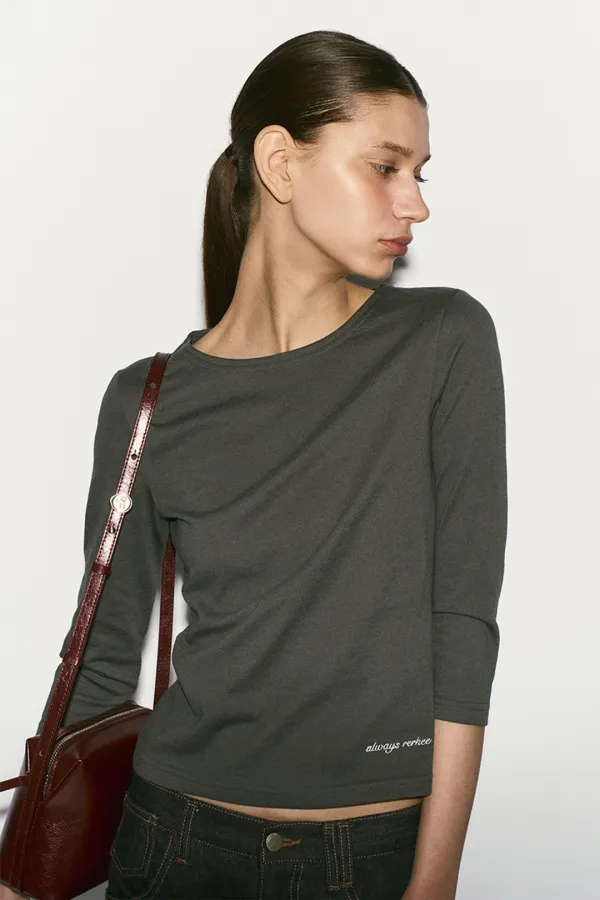 HALF-SLEEVE T-SHIRT