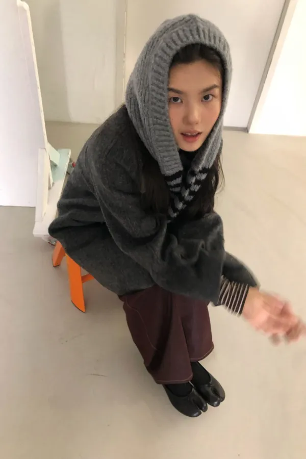 (시즌오프) Charlie Hoodie Muffler / Charcoal Black