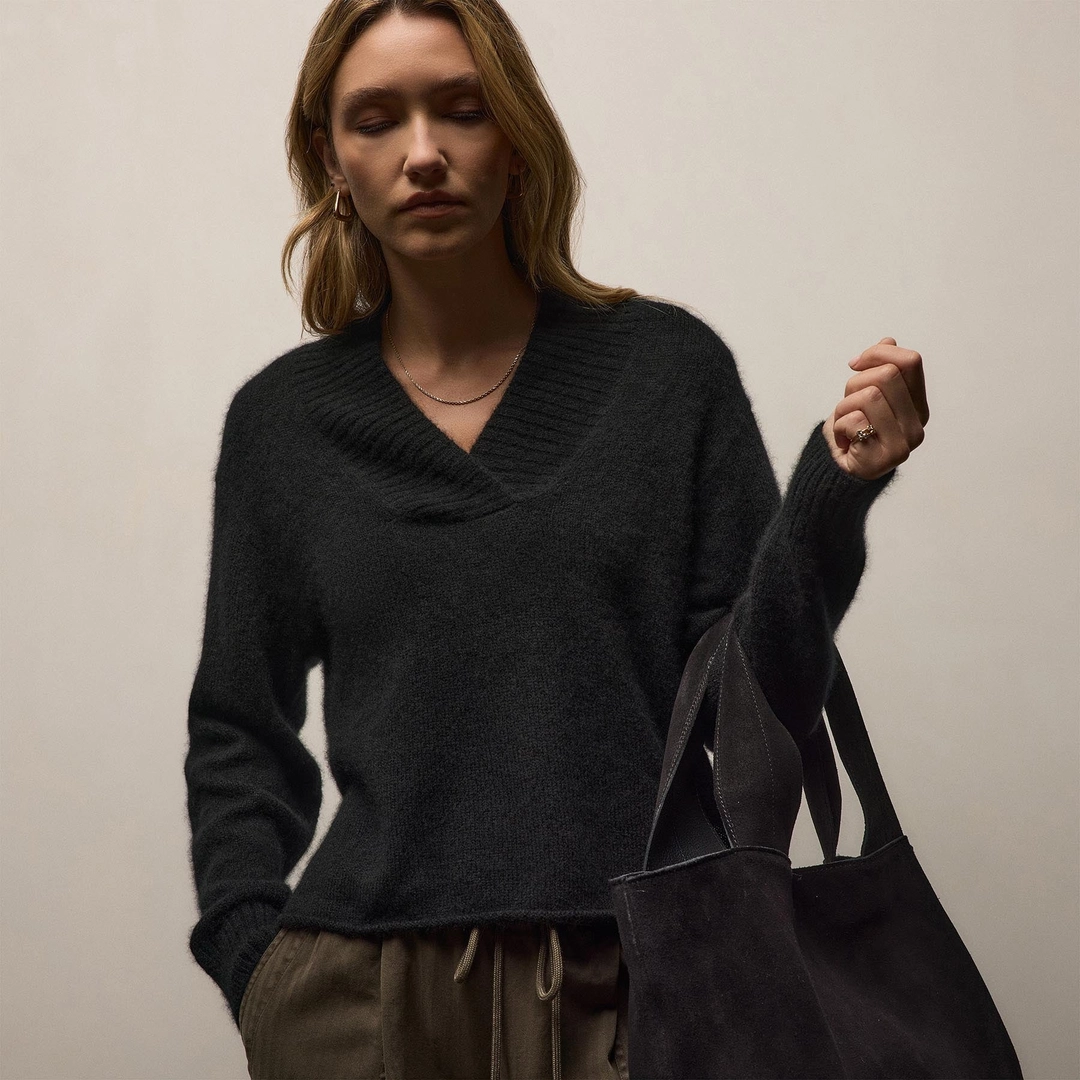 제임스펄스 Lightweight Textured Cashmere V Neck - True Black 상품 이미지 2