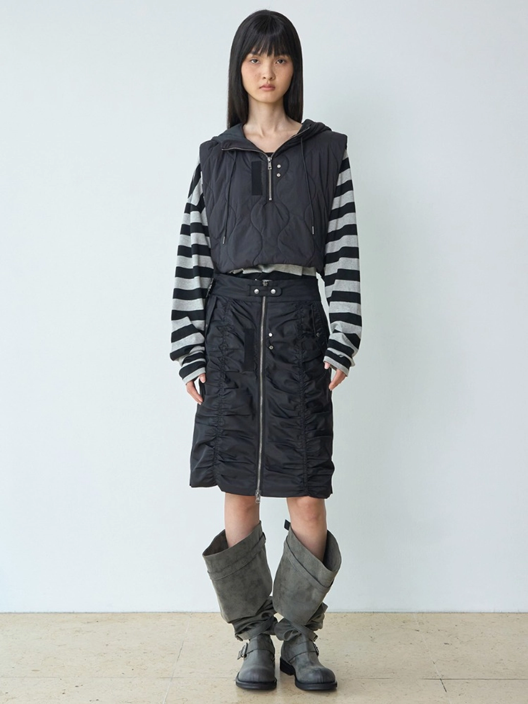 밀로 우먼 Utility Shirring Zip Skirt [Black] 상품 이미지 2