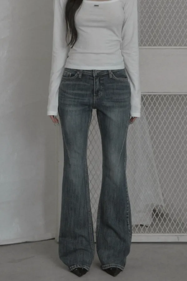 Cutline Bootcut Jeans (blue)