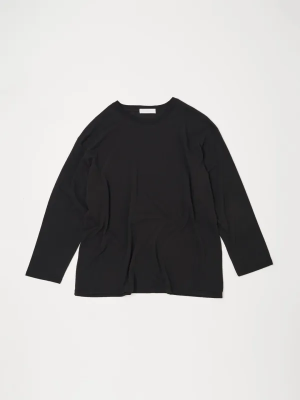 LOGO-EMBROIDERED LONG SLEEVE TEE IN BLACK