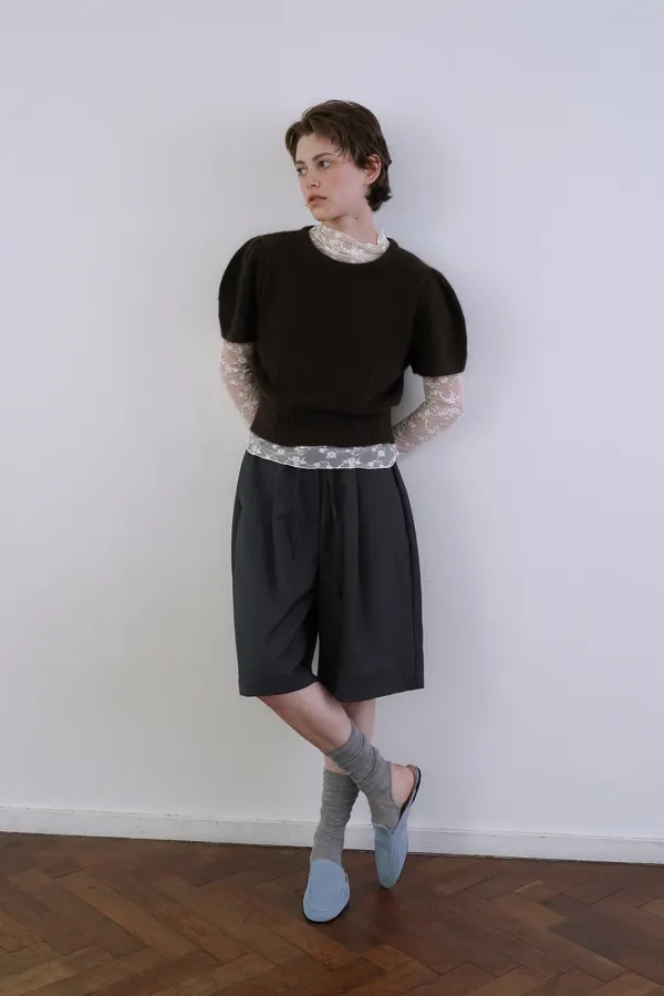 Pintuck bermuda pants_charcoal