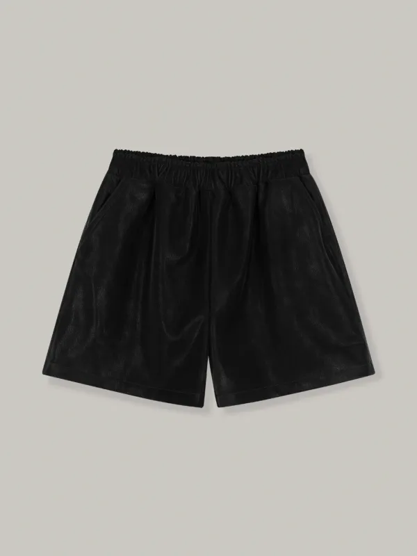 leather shorts (black)