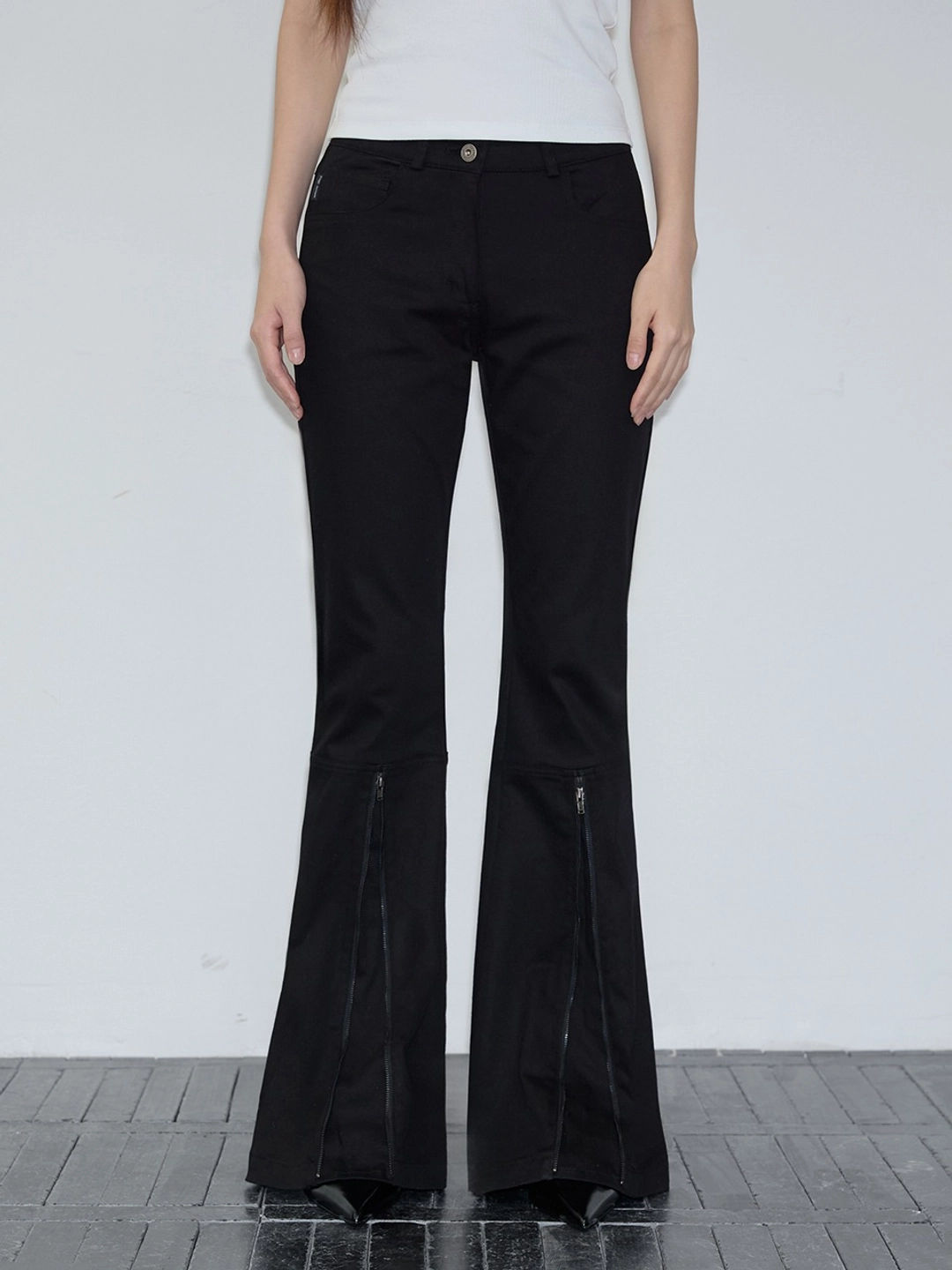 이네기 Convertible Zip Bootcut Pants (black) 상품 이미지 1