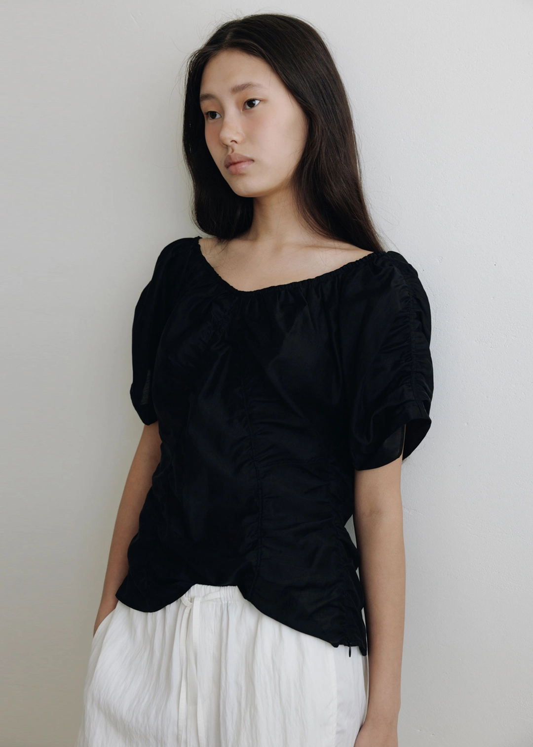 더라이 Silky Shirring Blouse(Black) 상품 이미지 2