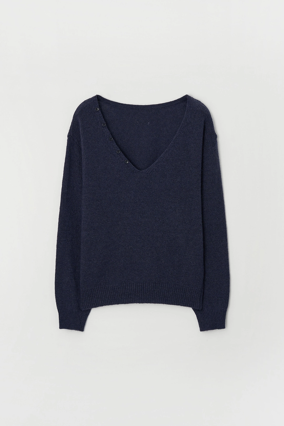 브렌다 브렌든 button deep v neck knit - navy 상품 이미지 2