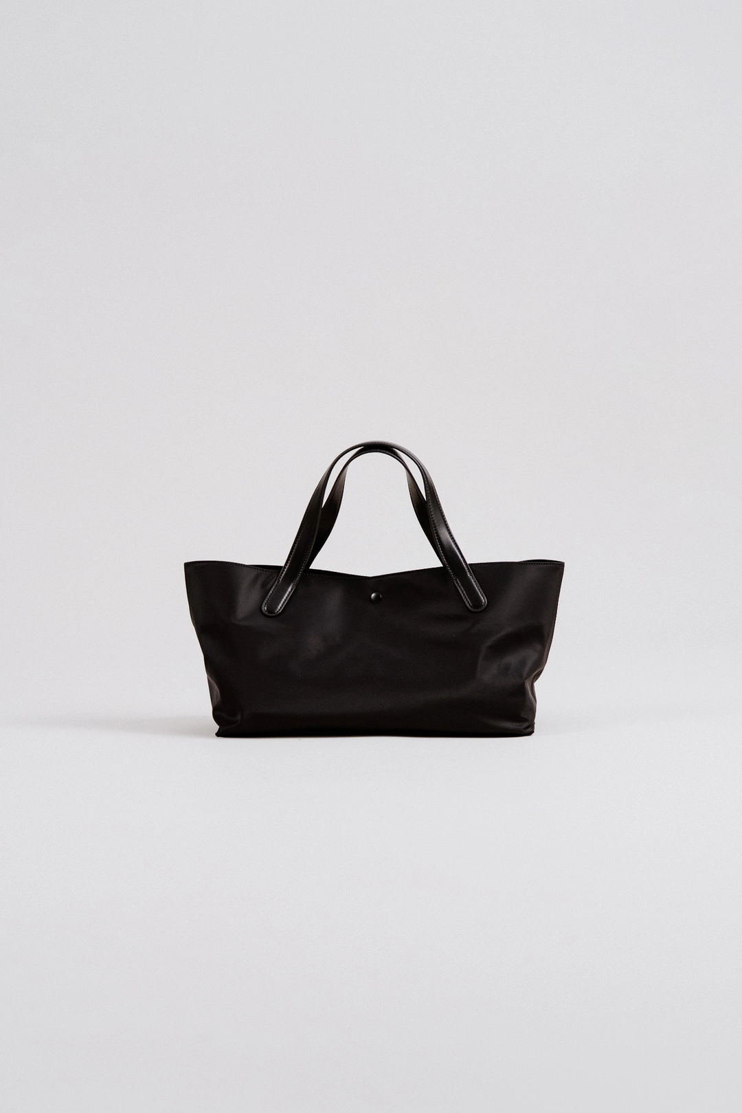 스앨더 23968_Black nylon tote bag 상품 이미지 1