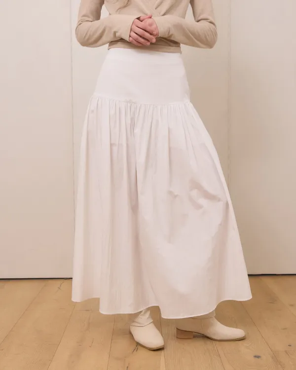 Drop waist shirring long skirt - white
