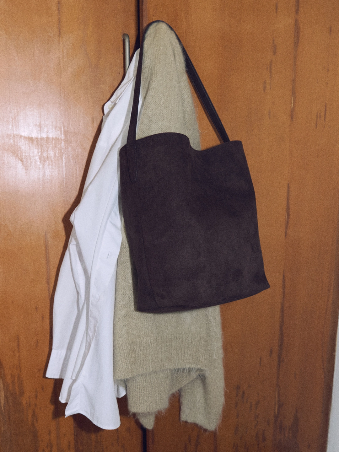 오브히 리엘 스웨이드 호보백 Riel Suede Hobo Bag_Dark Brown 상품 이미지 2