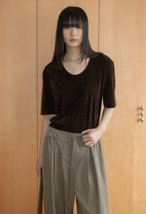 벨로아 U넥 티셔츠 브라운