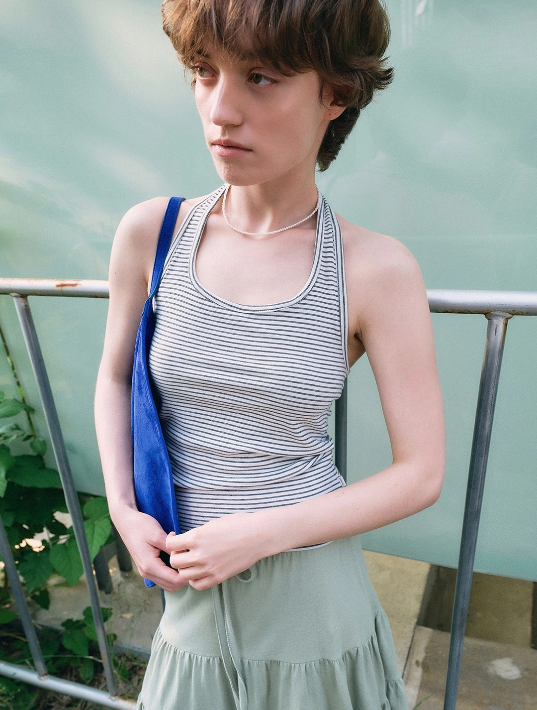 로에일 Fine stripe halter sleeveless top_Ivory 상품 이미지 1