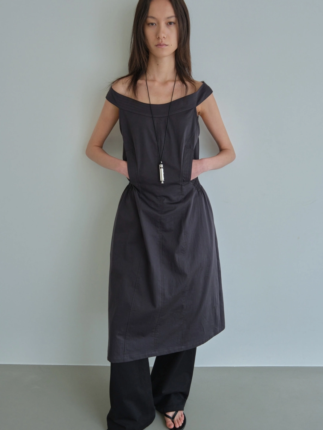 로우클래식 Off Shoulder Cotton Dress_Charcoal 상품 이미지 2