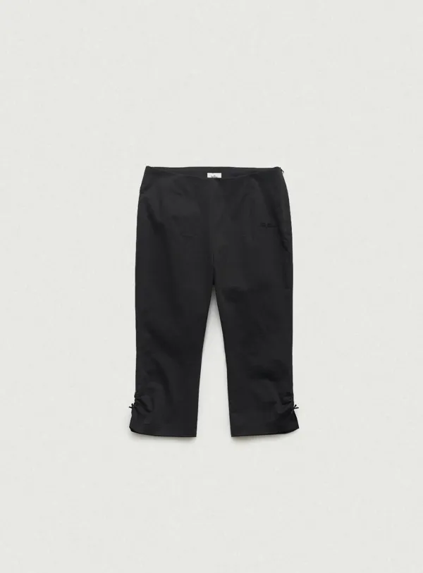 Rosy Ribbon Slit Capri Pants_Black