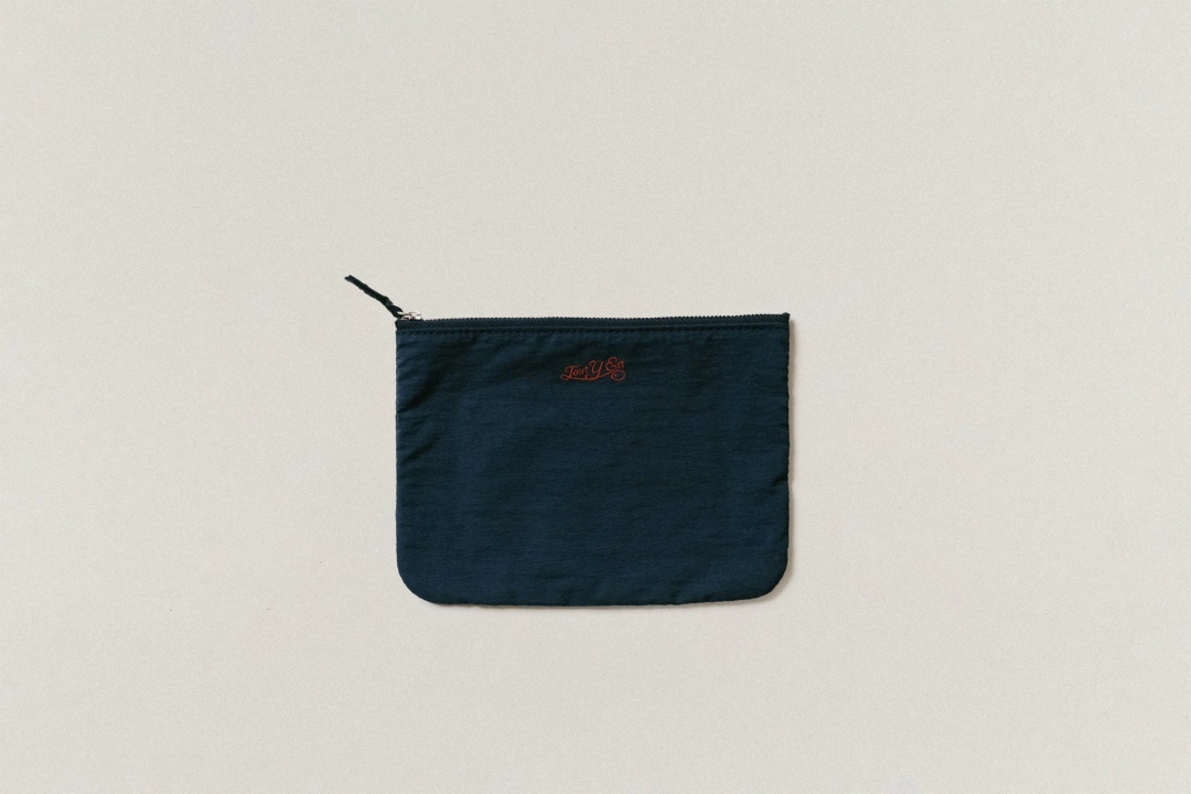 투티에 POCHETTE CARRÉE NAVY 상품 이미지 1