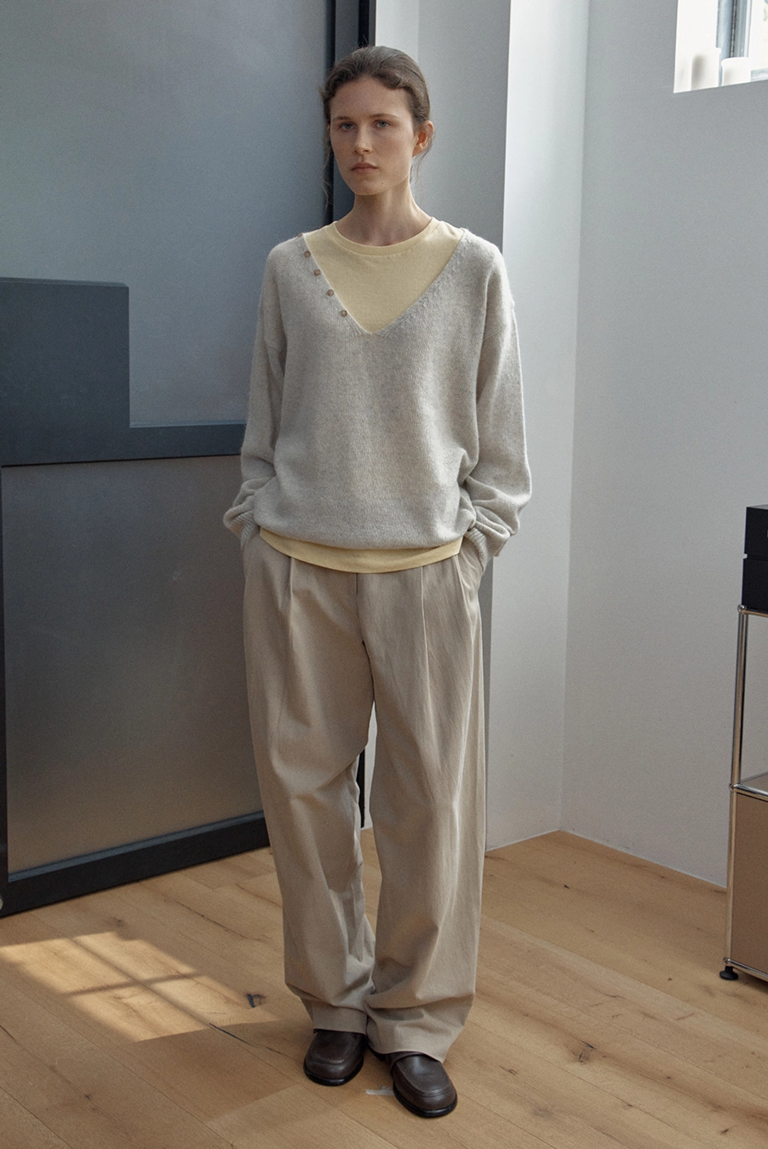 브렌다 브렌든 baker pintuck pants - beige 상품 이미지 1