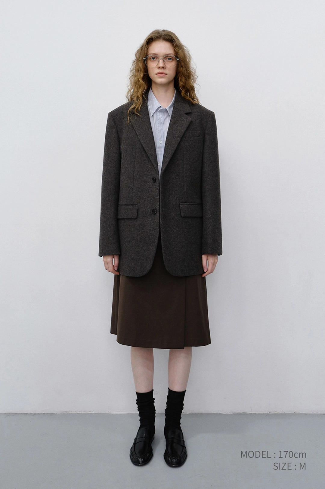 던스트 UNISEX CLASSIC 2 BUTTON WOOL BLAZER CHARCOAL BROWN_UDJA6C107W3 상품 이미지 2