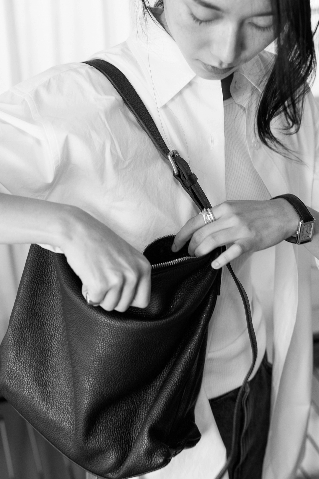 스앨더 33734_Raw Shrunken Leather Shoulder Bag 상품 이미지 2