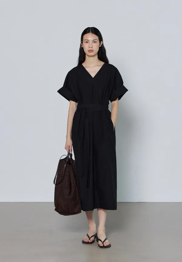 DOLMAN SLEEVE V NECK ONE-PIECE - BLACK