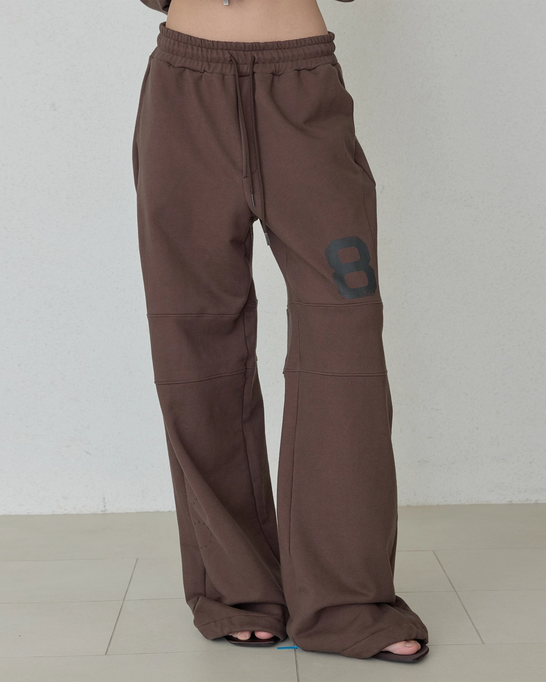 오데스 NUMBER SWEAT PANTS - BROWN 상품 이미지 2