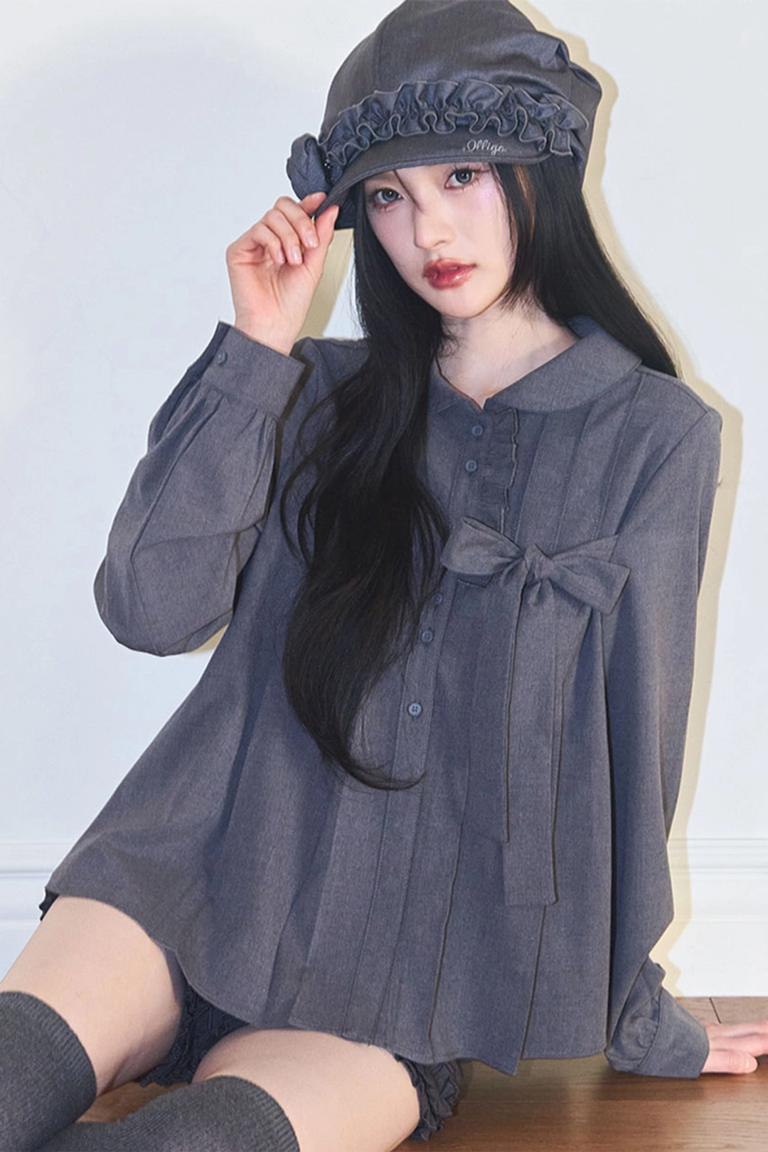 일리고 리본 플리츠 블라우스 그레이 상품 이미지 3