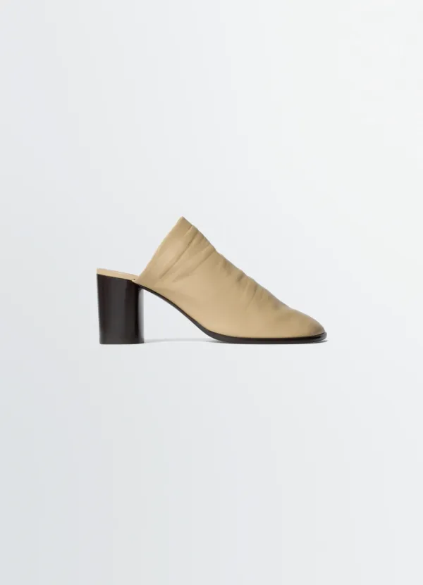 GLOVE MULES IN LEATHER