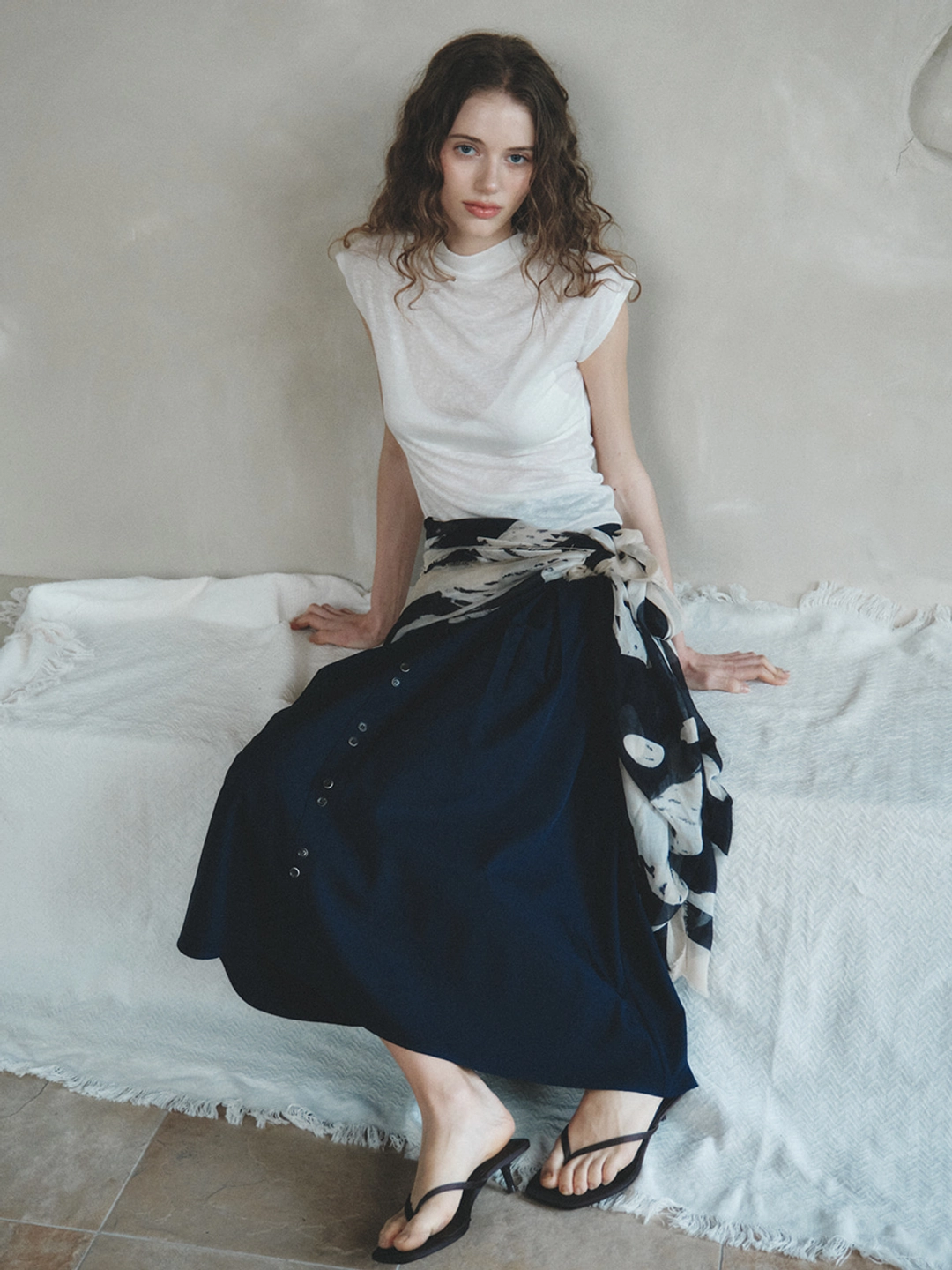 르니나 KAYA button flare long skirt_navy 상품 이미지 2