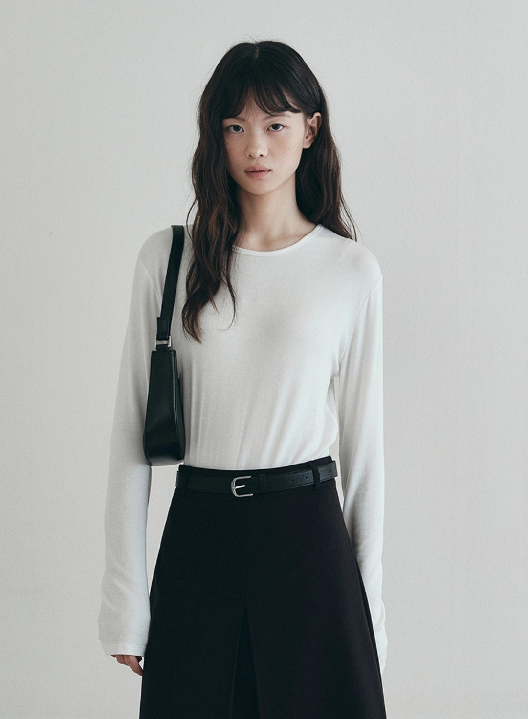 로에일 소프트 라운드 골지 티셔츠 - 아이보리 상품 이미지 2