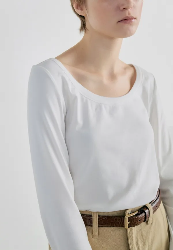 WIDE BOAT NECK LINE T-SHIRT - WHITE