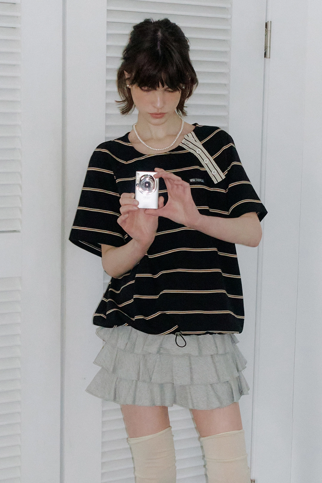 모어댄라이크 [2차 예약배송 6/4 순차적 출고]STRIPE RAGLAN BUTTON SHORT SLEEVE TEE - BLACK 상품 이미지 1
