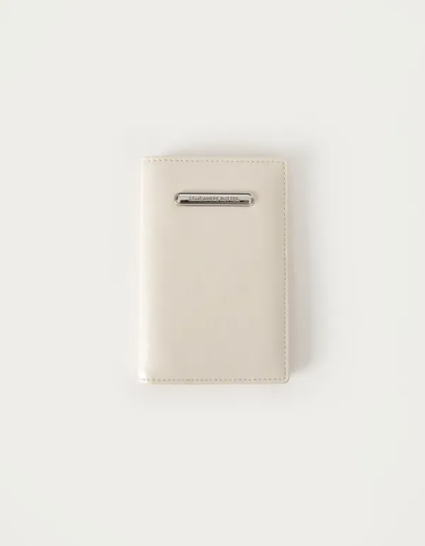 Pendant Passport Wallet - Cream