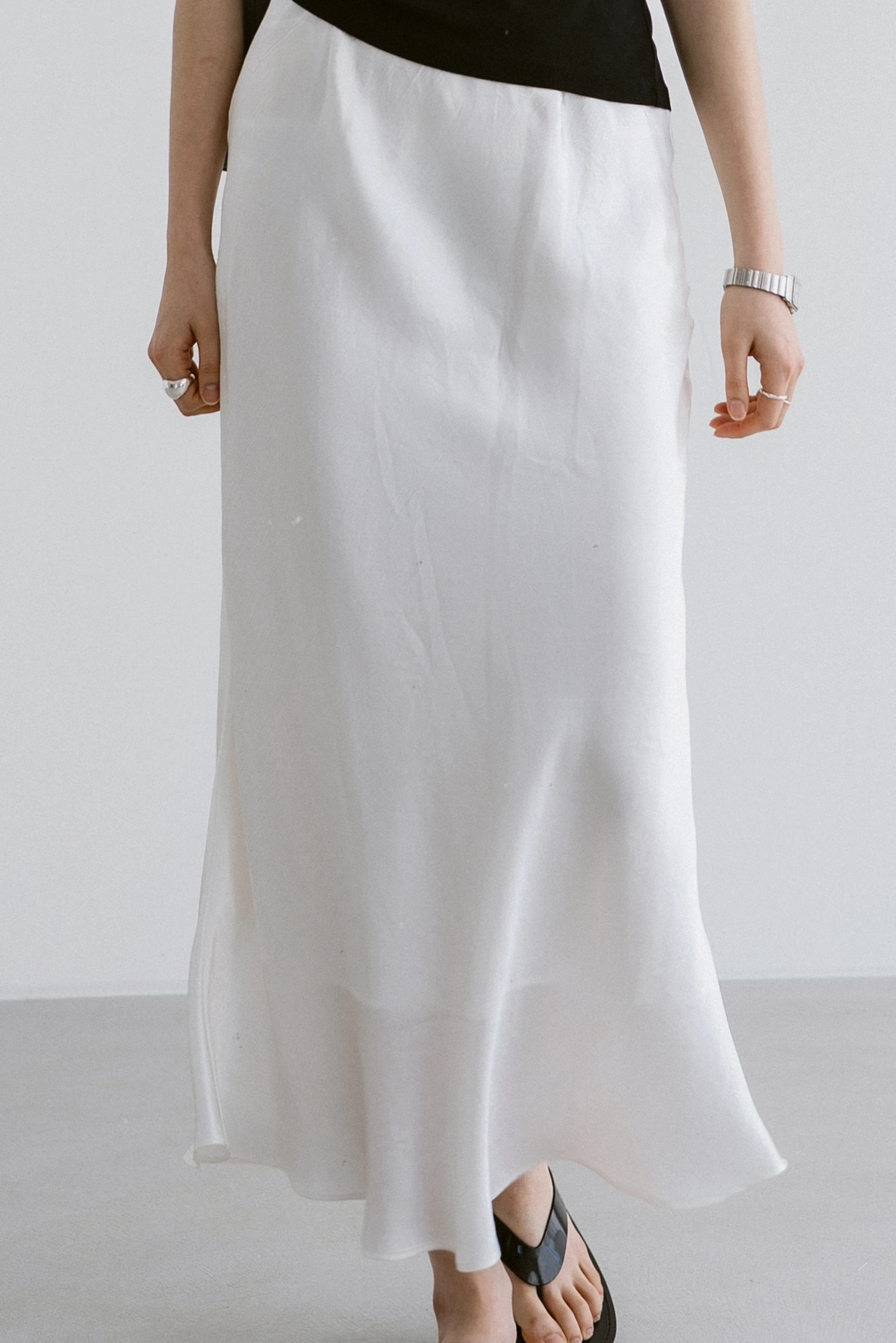 Crinkled satin skirt