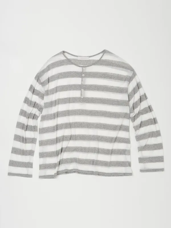SUMMER STRIPE HENLEY TEE IN GREY