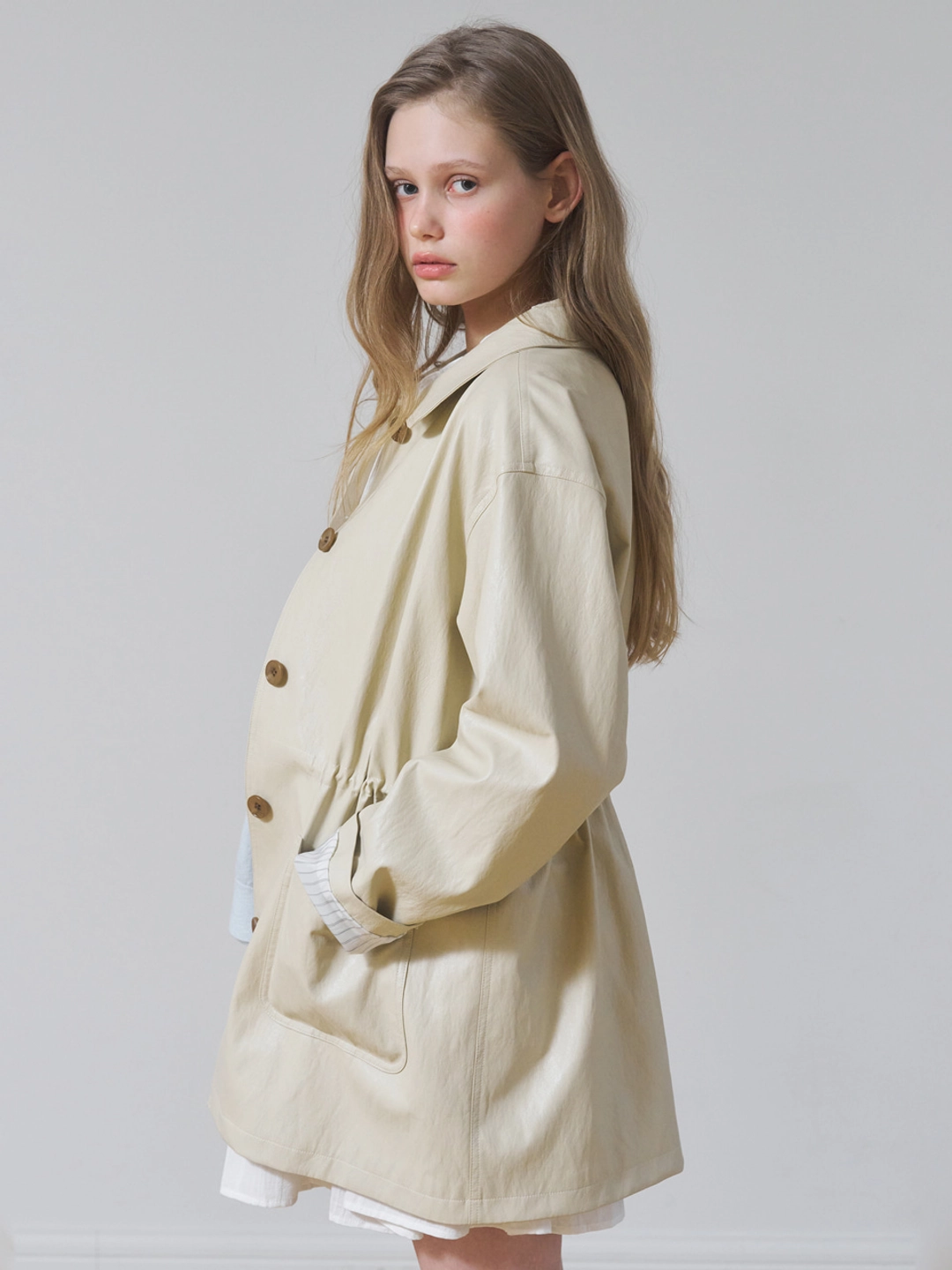 어몽 A ROUND COLLAR FAUX LEATHER JACKET_BEIGE 상품 이미지 3