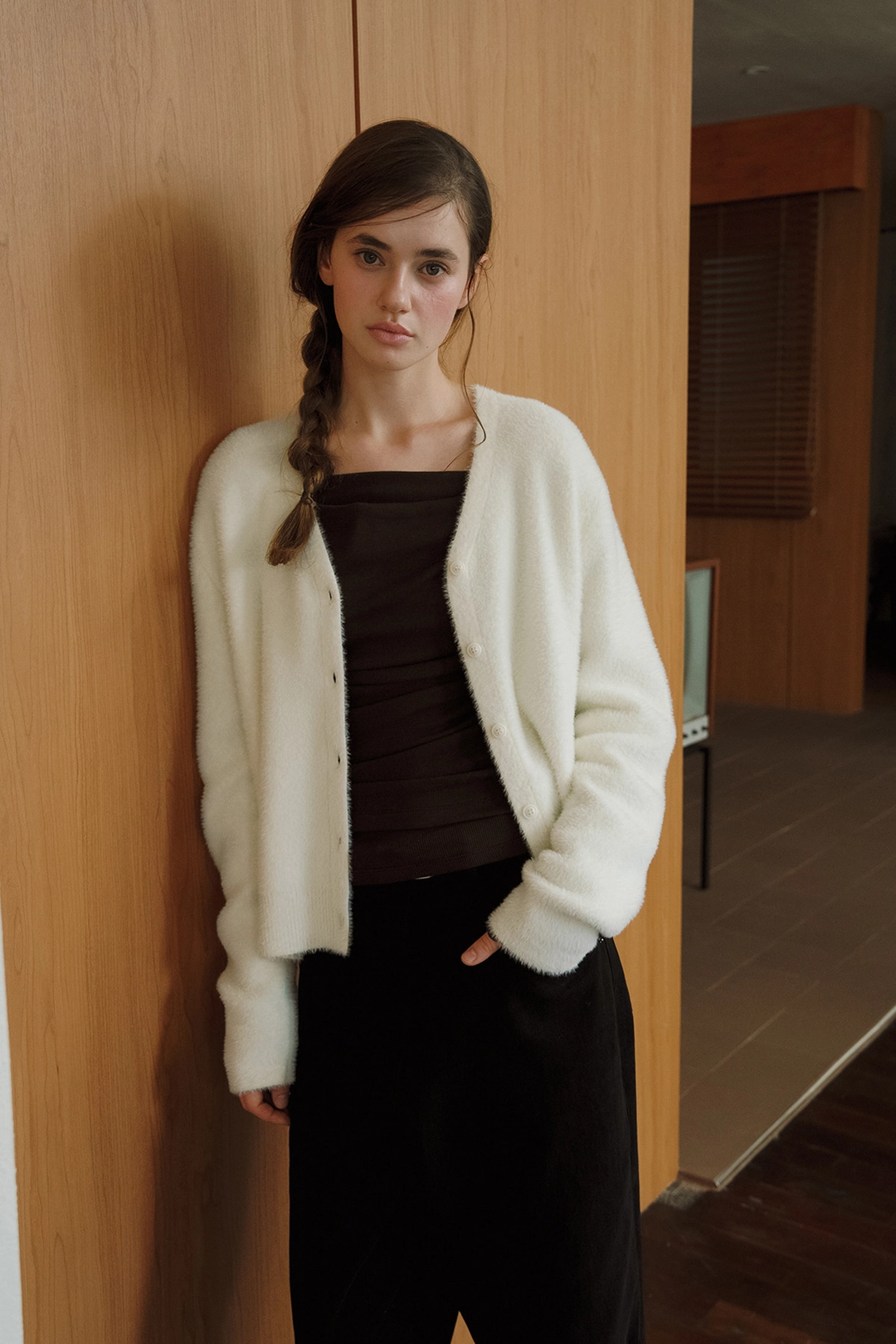 샤드라마 MOCHI V-NECK CARDIGAN [IVORY] 상품 이미지 2
