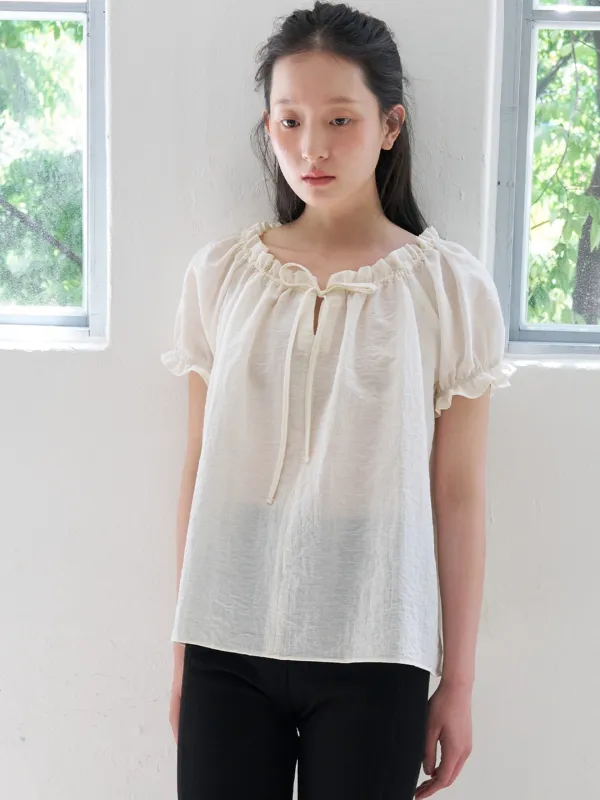 RUFFLE HEM SHIRRING BLOUSE - IVORY