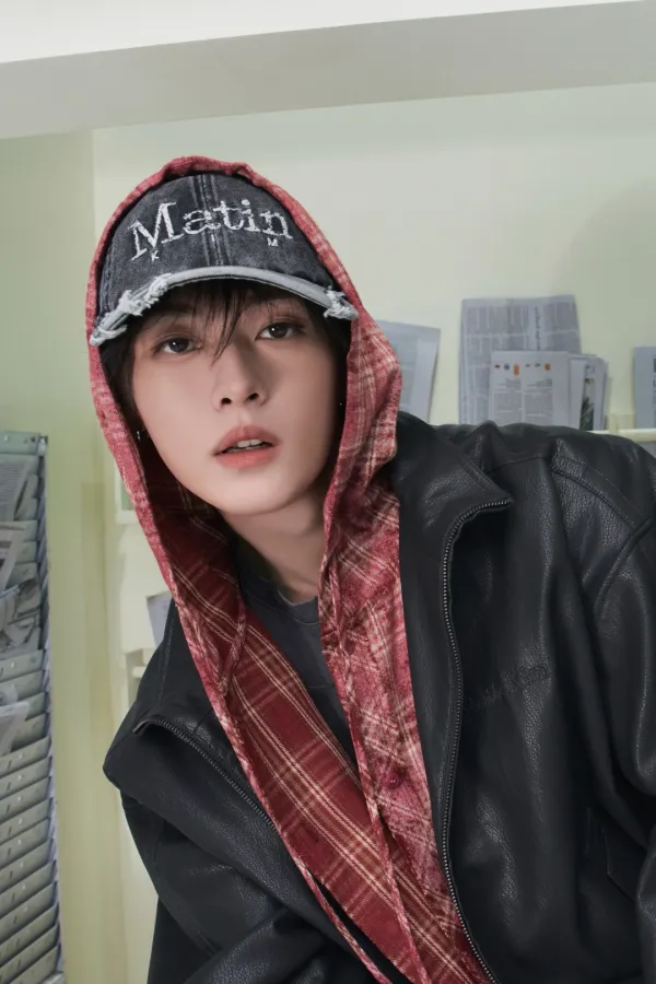 RAW CUT CHECK HOODED SHIRT IN RED